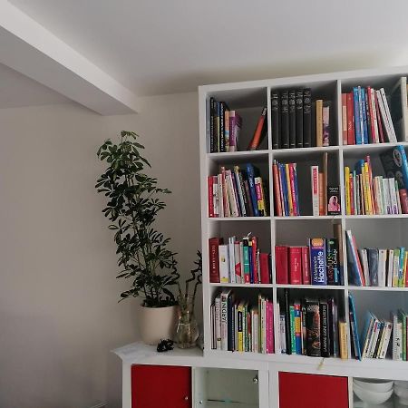 1 Chambre Pour 2 Personnes "Chez L'Habitant" Maison Possede Un Petit Chien Quincy-Voisins Luaran gambar