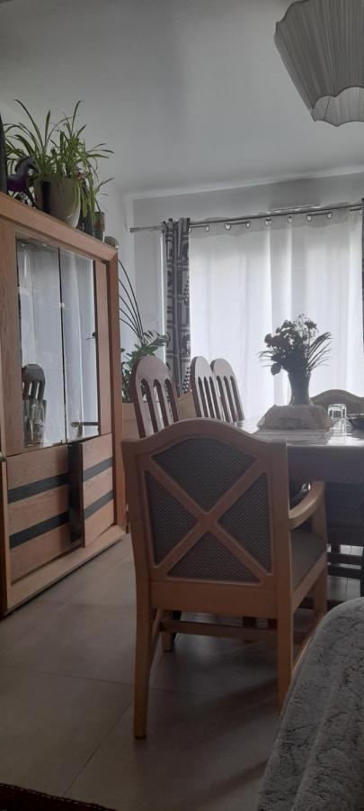 1 Chambre Pour 2 Personnes "Chez L'Habitant" Maison Possede Un Petit Chien Quincy-Voisins Luaran gambar