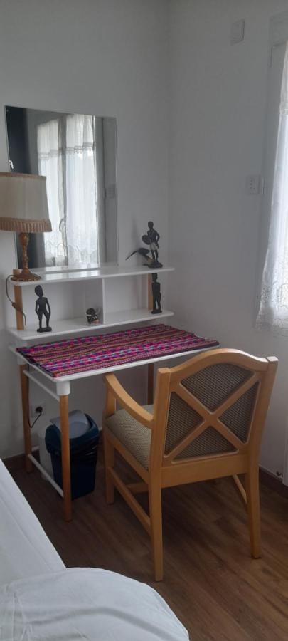 1 Chambre Pour 2 Personnes "Chez L'Habitant" Maison Possede Un Petit Chien Quincy-Voisins Luaran gambar