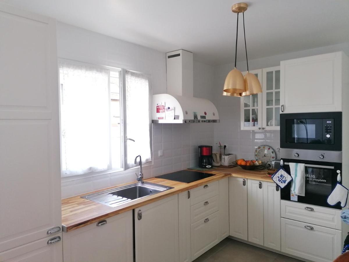 1 Chambre Pour 2 Personnes "Chez L'Habitant" Maison Possede Un Petit Chien Quincy-Voisins Luaran gambar